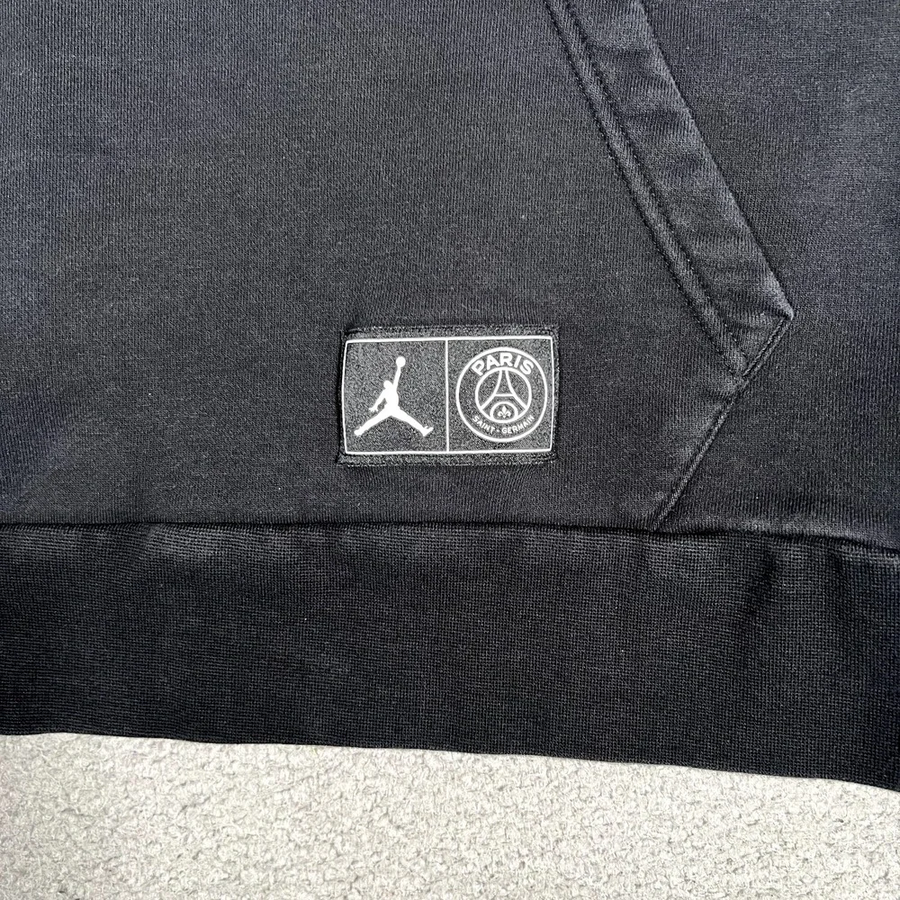 Paris Saint Germain Hoodie Mens Small Black Jordan Pullover Casual Preppy‎ PSG
